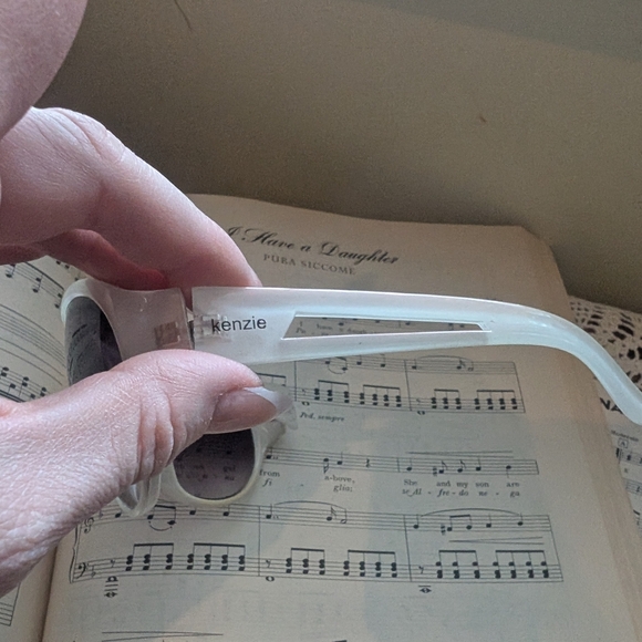 Kenzie Stylish White Aviator Sunglasses - Picture 11 of 11